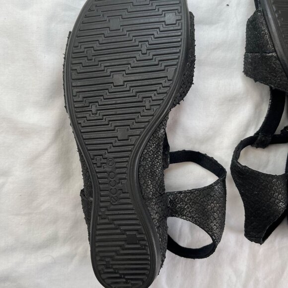 Ecco Black Scale Print Leather T-Strap Touch 25 Sandals EU 36 US 5 - Picture 6 of 12